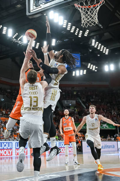 季实现突破 季实现突破